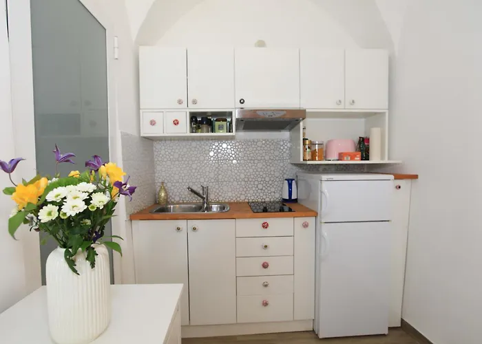 Cute In The Old Town *