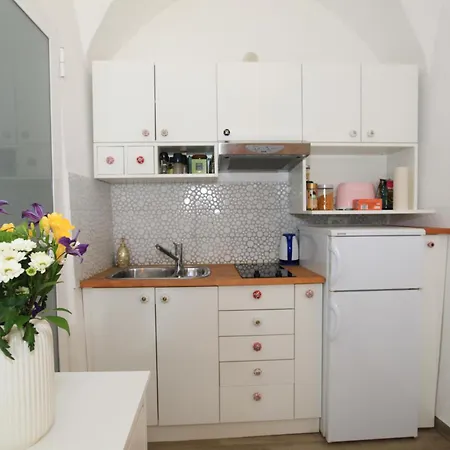 Cute In The Old Town *